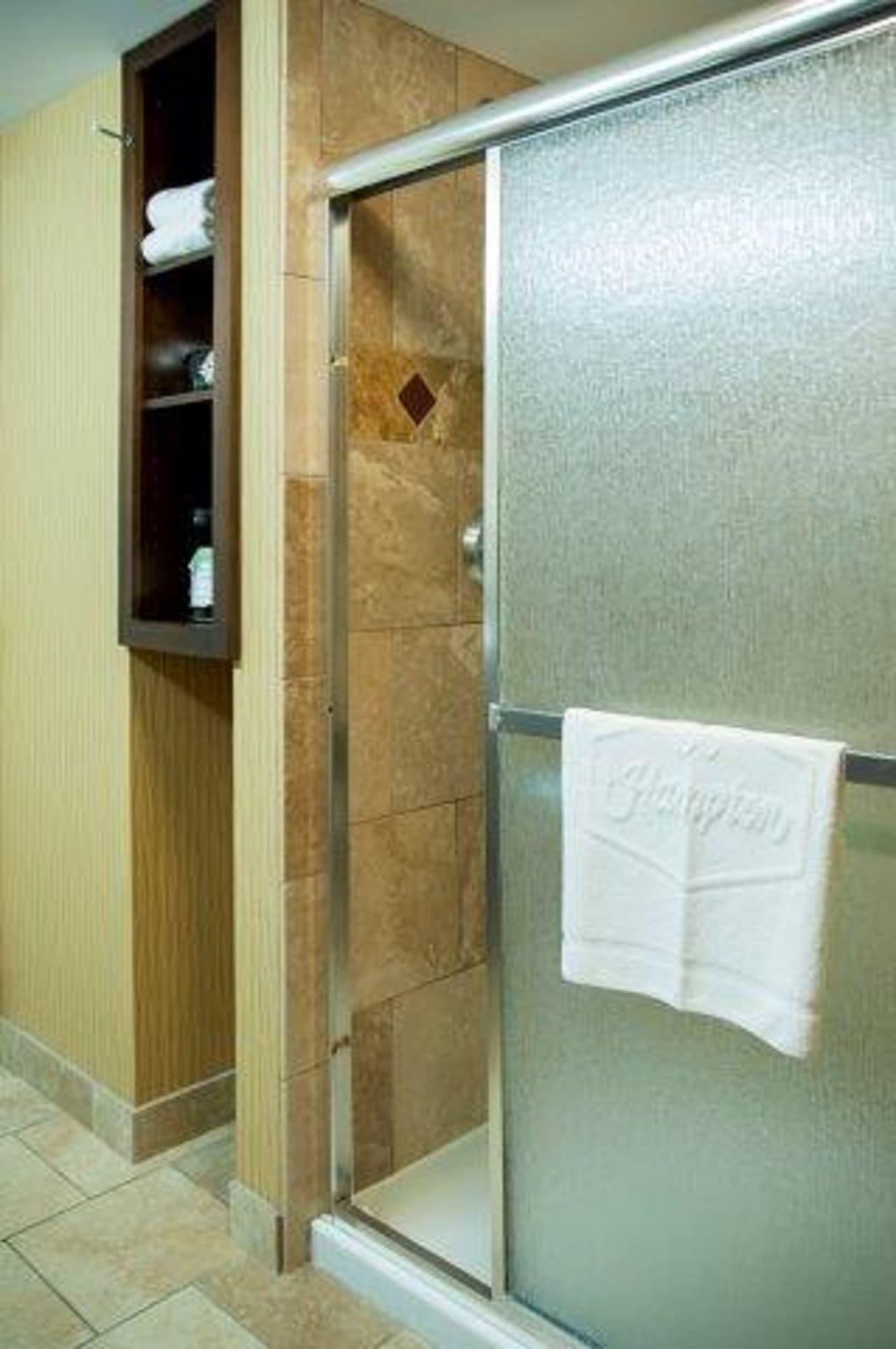 Hampton Inn & Suites Уотъртаун Екстериор снимка
