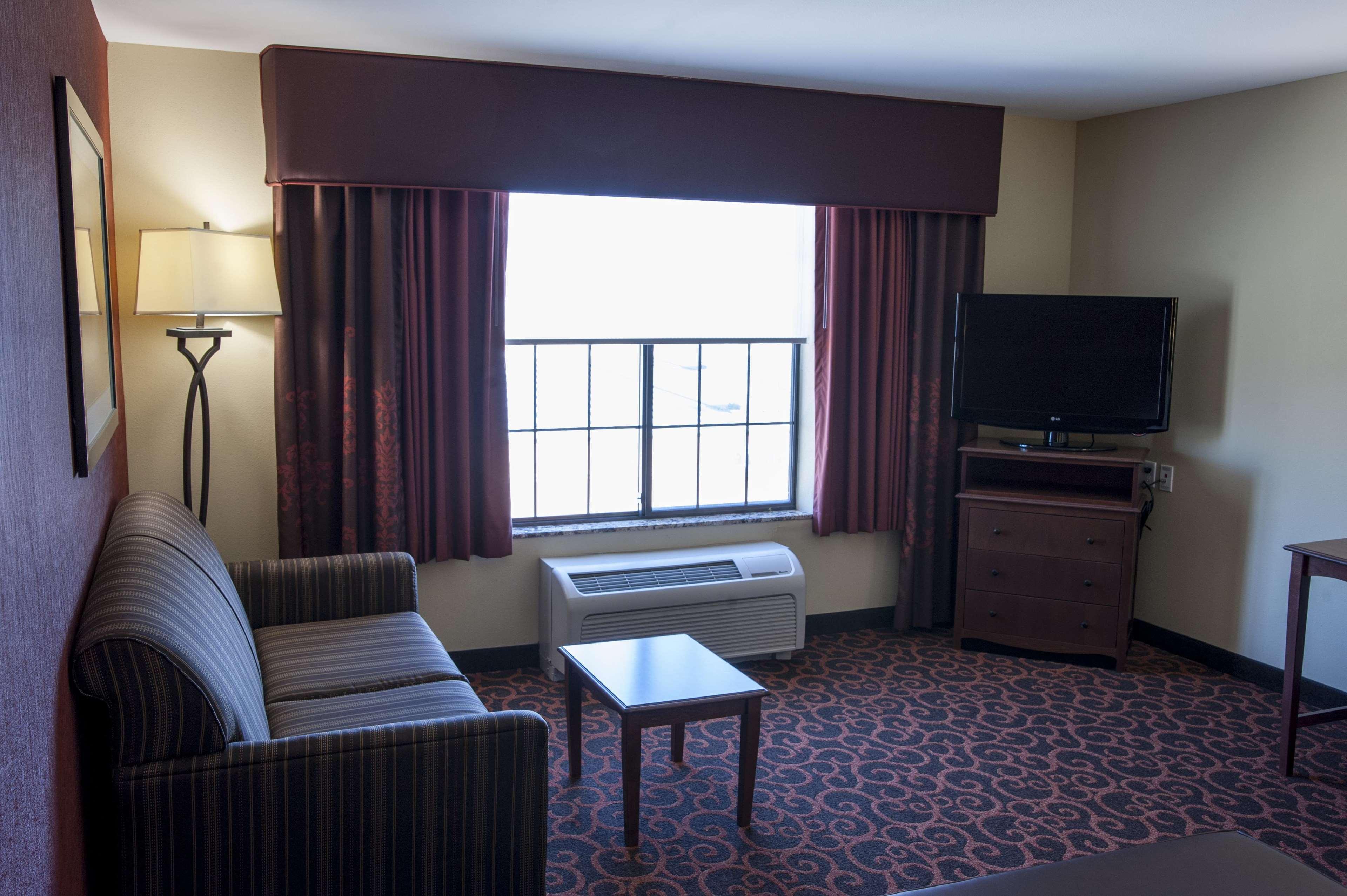 Hampton Inn & Suites Уотъртаун Екстериор снимка