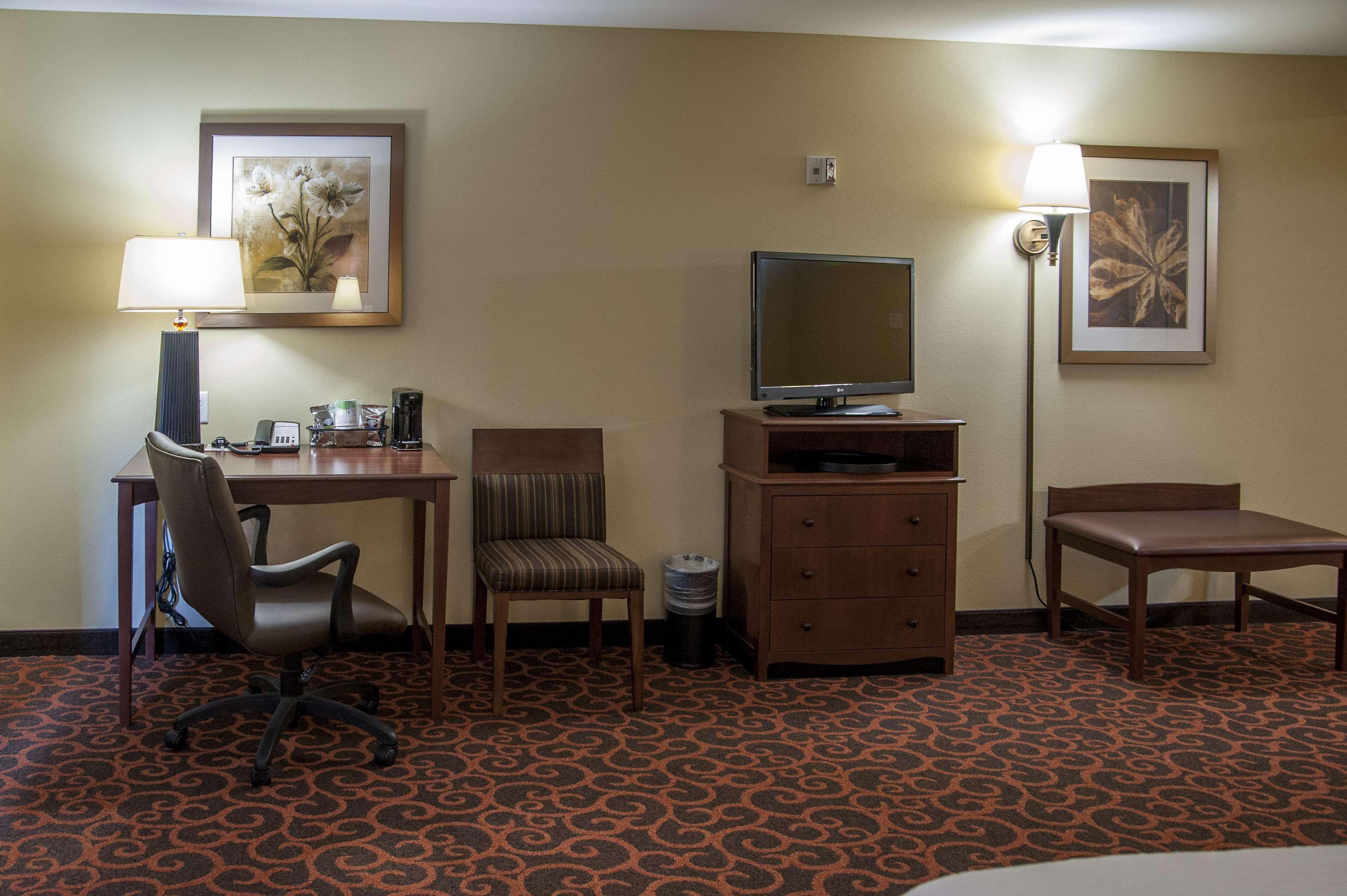Hampton Inn & Suites Уотъртаун Екстериор снимка