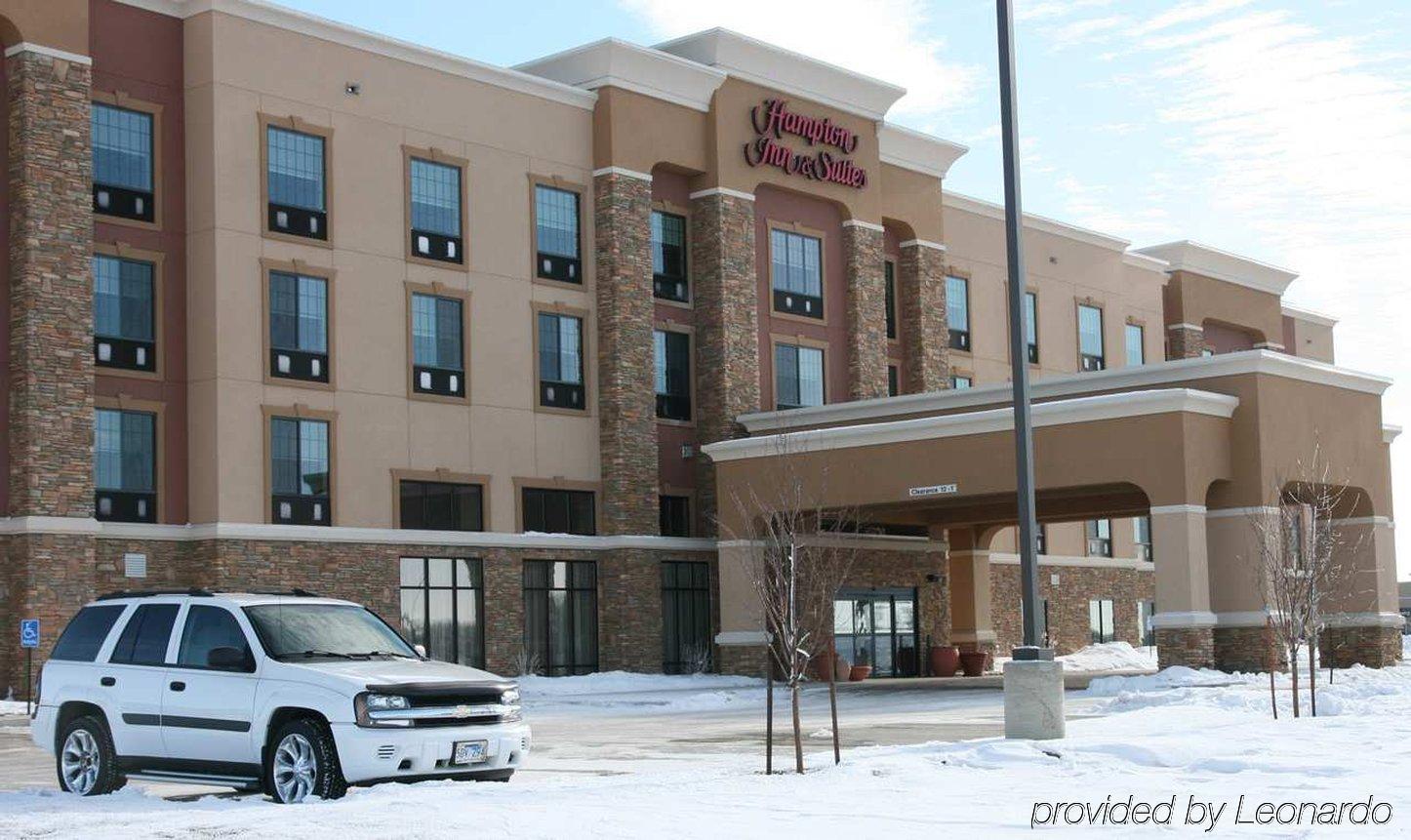 Hampton Inn & Suites Уотъртаун Екстериор снимка