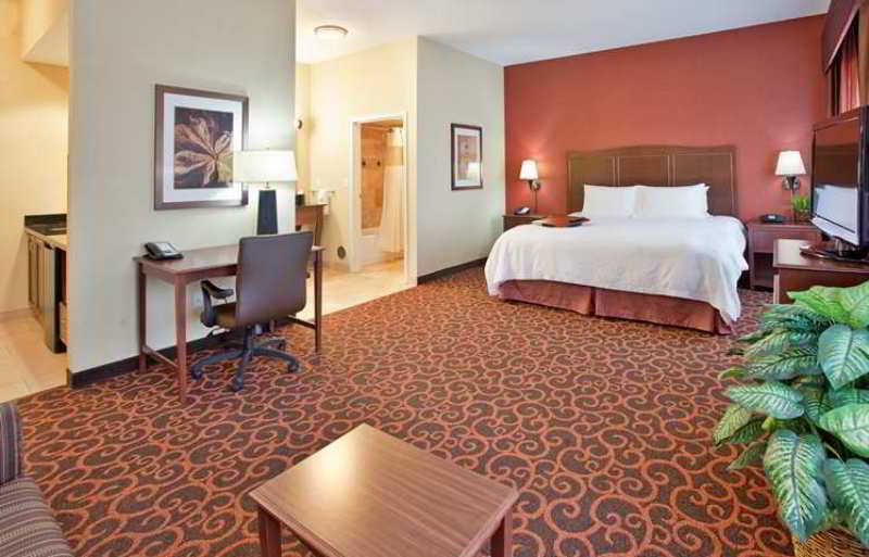 Hampton Inn & Suites Уотъртаун Екстериор снимка